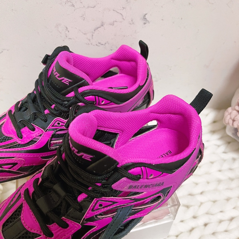 Authentic Balenciaga New Pink and Black Drive Sneakers - Picture 10 of 15